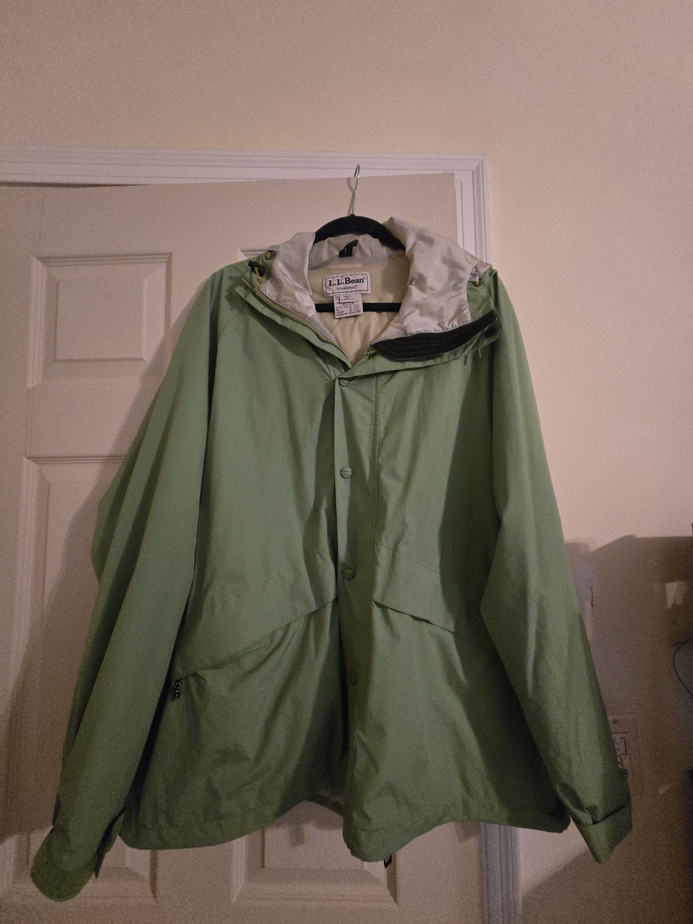 L.L. Bean Men's Stowaway Light Green Hooded Rain Jacket